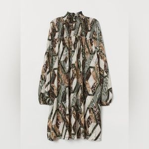 H&M Long sleeve relaxed mini dress snake skin print high neck Large
